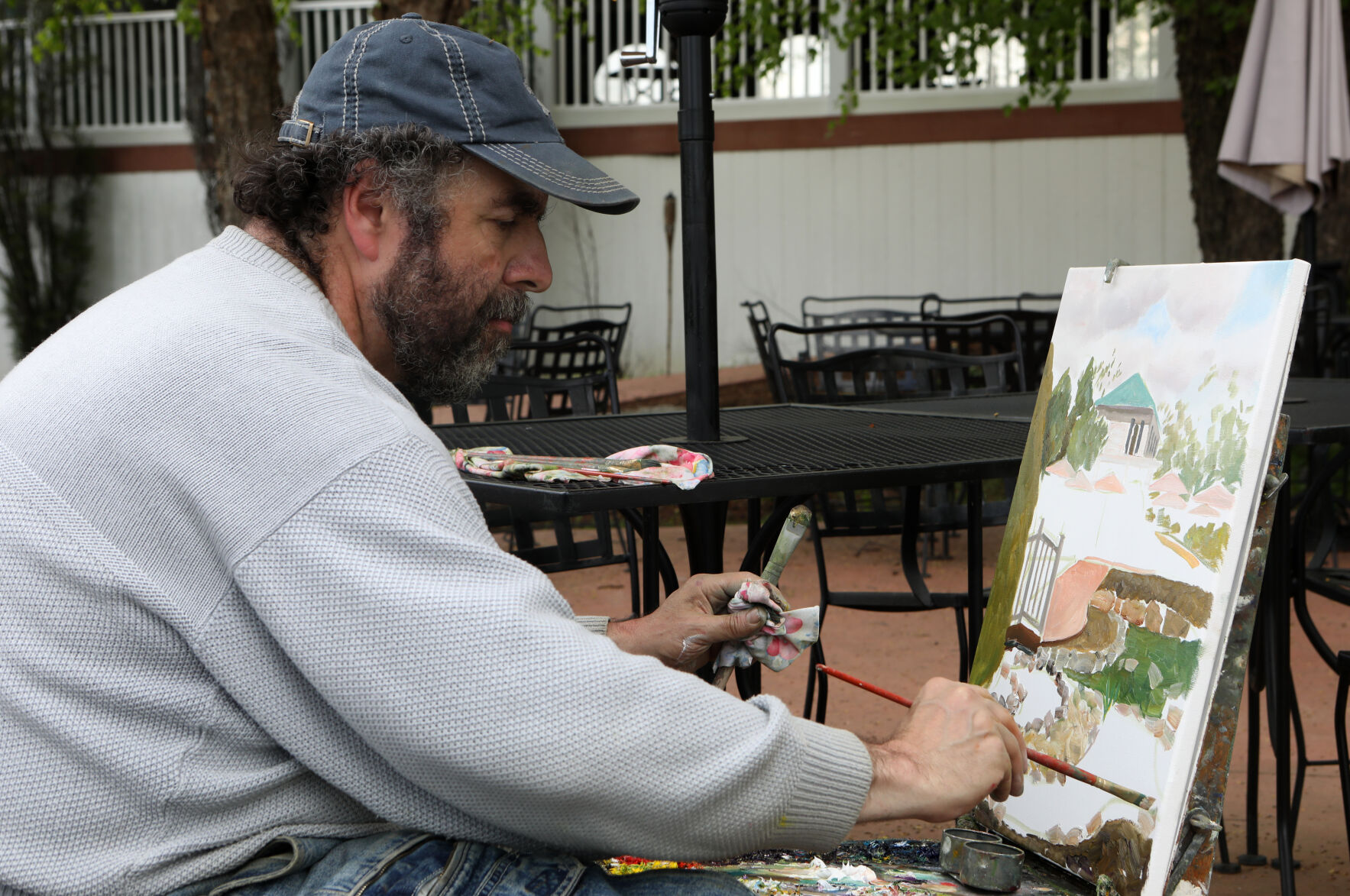 Konstantin Kublanov paints at Defiance Ridge